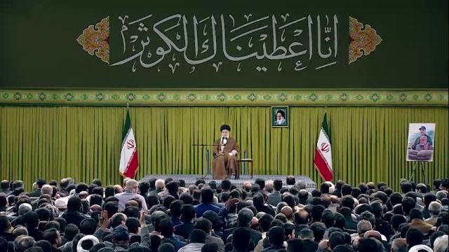 رهبر انقلاب: مداحان! بار جهاد تبیین امروز بر دوش شماست