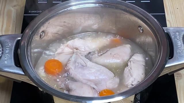 طرز تهیه هویج پلو خوشمزه و مجلسی با مرغ