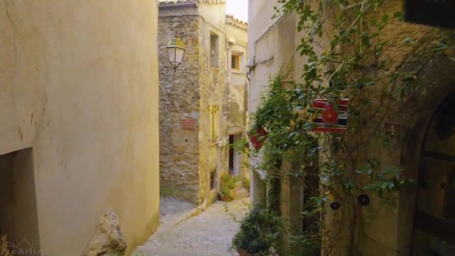تور پیاده‌ روی مجازی | روستای زیبای قرون وسطایی | کاوش در جاذبه‌ های فرانسه