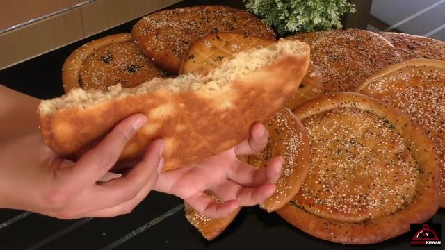 طرز تهیه نان گندم روغنی شیرین و خوشمزه به سبک افغان ها