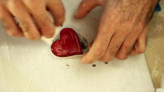 راهنمای گام به گام : ساخت صنایع دستی رزینی به شکل قلب