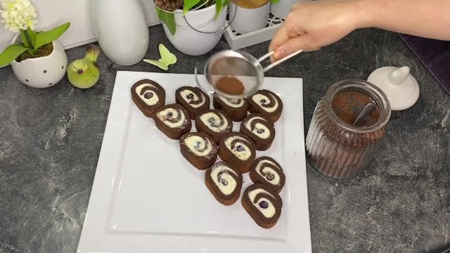 طرز تهیه رولت شکلاتی برای تازه آشپزها
