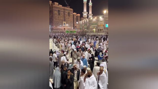 حضور هزاران زائر در مسجدالحرام در روزهای پایانی ماه شعبان