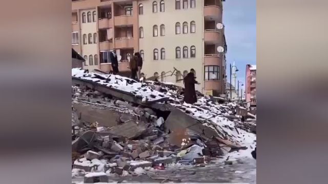 دزدی از خانه های زلزله زده | ویدیو