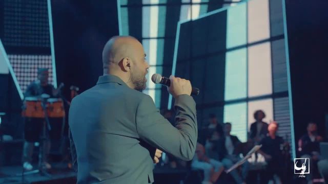 ویدیویی از اجرای مشترک حمید حامی و روزبه نعمت اللهی | کنسرت تهران 1402