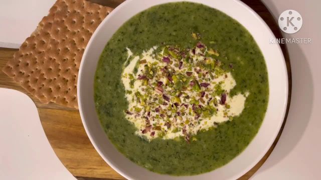 طرز تهیه سوپ سبز خوشمزه و متفاوت غذای کاملا گیاهی و مقوی