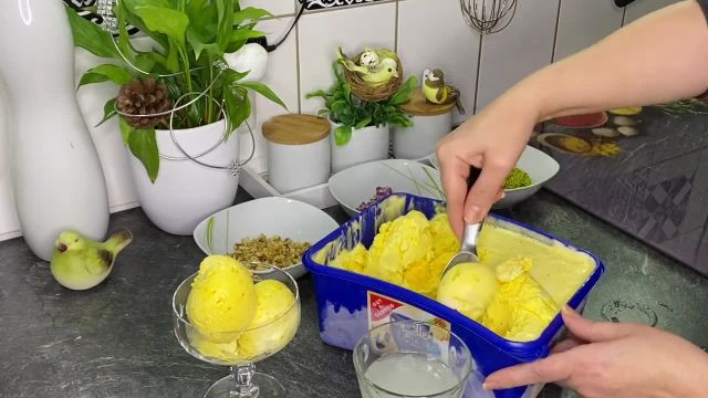 طرز تهیه بستنی زعفرانی خانگی برای تابستان