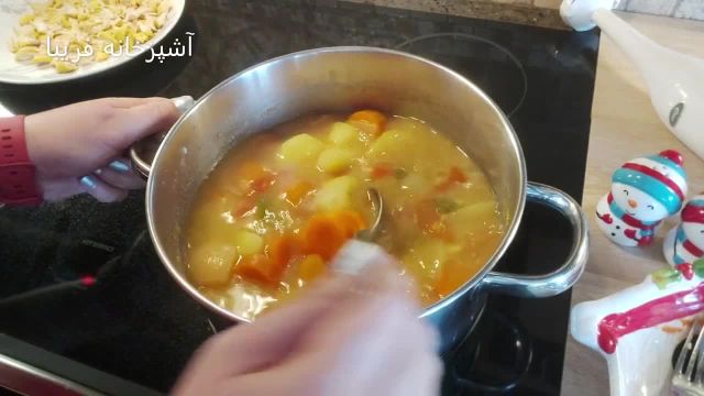روش پخت سوپ مرغ و سبزیجات فوق العاده مقوی مخصوص بیمار