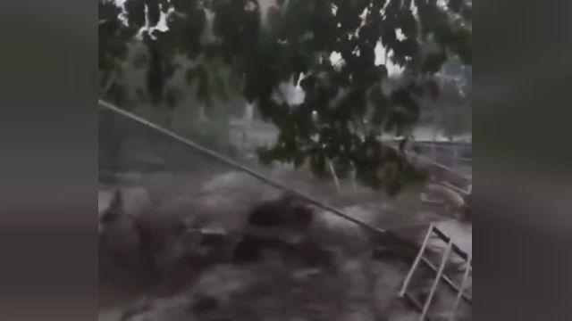 بارش باران شدید موجب جاری شدن سیل در کلار آباد مازندران شد