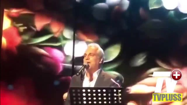 کنسرت مهران مدیری | وقتی مهران مدیری آهنگ هایده را در برج میلاد می خواند!