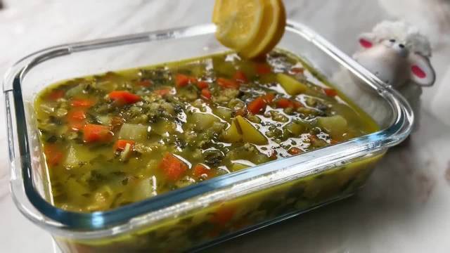طرز تهیه سوپ شلغم با پای مرغ مناسب برای سرما خوردگی و گلو درد