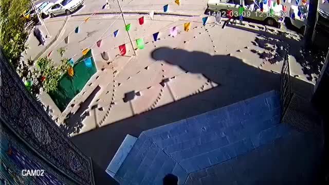 حمله با تیغ موکت بری به امام جماعت مسجد امام حسن مجتبی در مشهد | ویدیو
