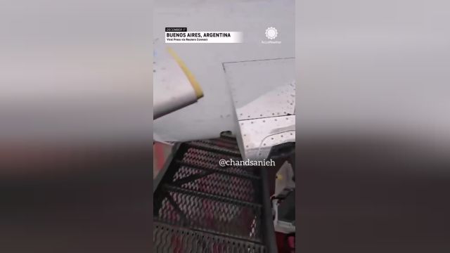 تندباد در آرژانتین: هواپیما را با خودش برد! (ویدیو)