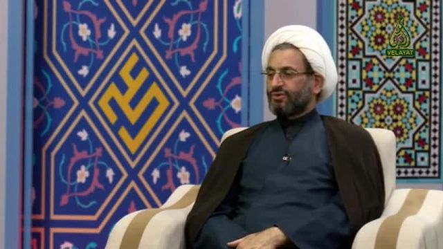 آیا عوض کردن قرآن شخصی با قرآن مسجد اشکال دارد؟