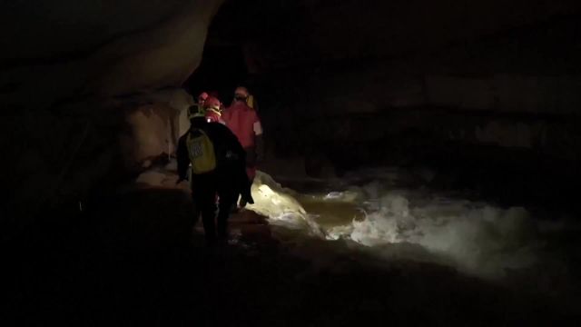 داستان شگفت‌انگیز: نجات جان 5 نفر از غار سیل‌زده در اسلوونی