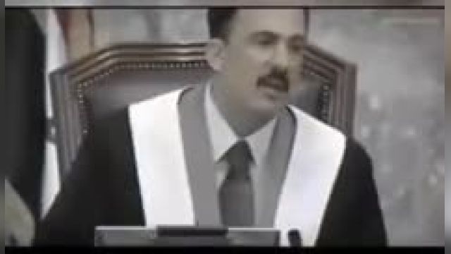 درگیری کلامی صدام حسین در دادگاه با قاضی