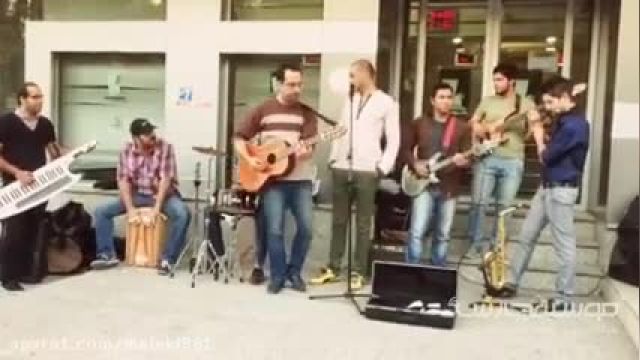 دانلود آهنگ غریبه آشنا با صدای حمید حامی | اجرای زنده