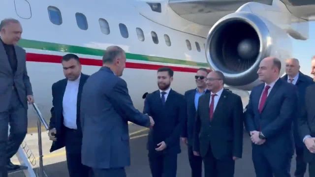 ورود وزیر امور خارجه به پایتخت ارمنستان: لحظه‌ای پرجنب و جذاب