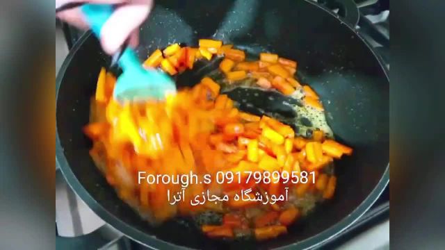 طرز تهیه هویج پلو سنتی با گوشت چرخ کرده به همراه آموزش کامل تزیین پلو