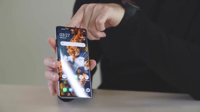 معرفی X50 Pro که نرم ترین گوشی هوشمند است
