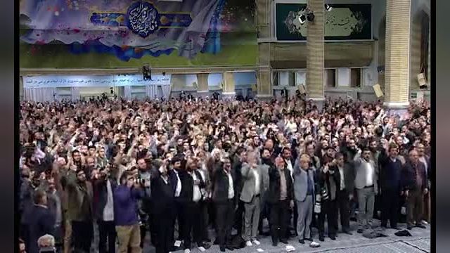 لحظه ورود رهبر انقلاب به حسینیه امام خمینی (ره) در فیلم