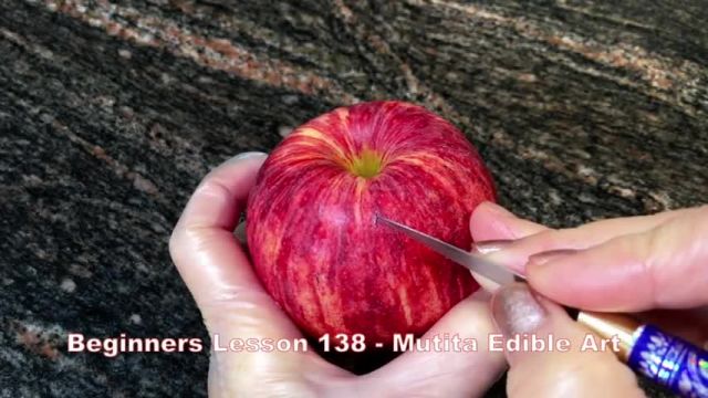 آموزش میوه آرایی | میوه آرایی روی سیب