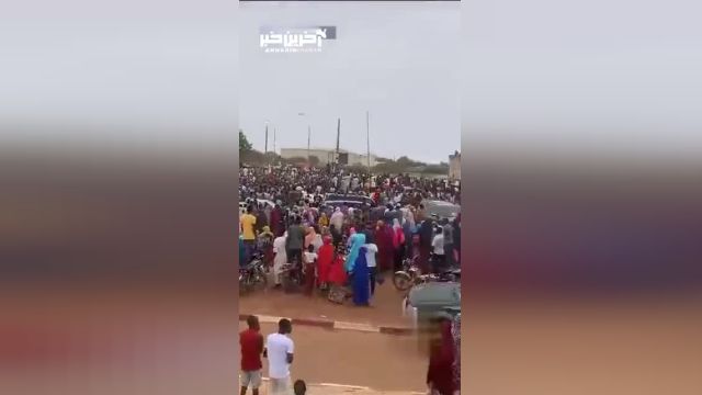 تجمع مردم نیجریه در مقابل پایگاه نیروهای فرانسوی در نیامی