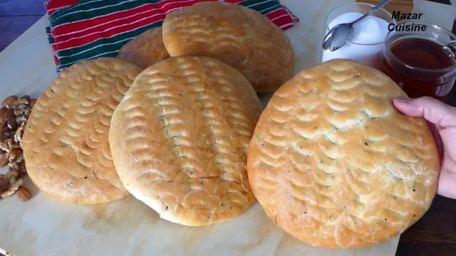 طرز تهیه نان کوماچ نرم و اسفنجی