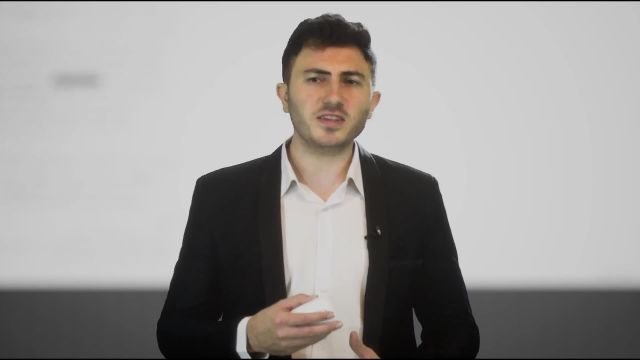 سخنرانی احمد نقی‌لو (برنامه نویس ارشد) در همایش 26 سالگی تسهیل گستر
