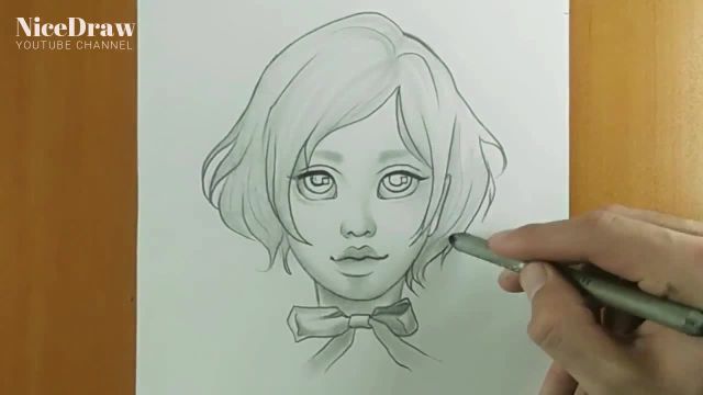 تسلط بر هنر طراحی با مداد : راهنمای گام به گام برای کشیدن یک طرح ساده از صورت یک دختر