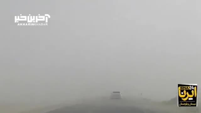 تصاویر آخرالزمانی از وزش طوفان شن در مسیر زابل - زاهدان