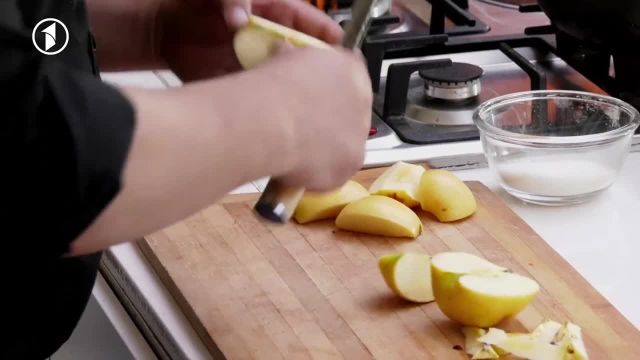 طرز تهیه سمبوسه سیب خوشمزه و بی نظیر مرحله به مرحله
