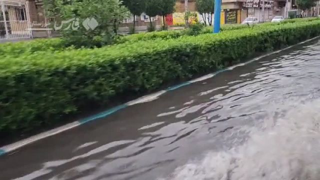 آبگرفتگی معابر در اهواز به دلیل بارش شدید باران