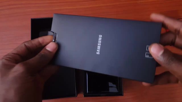 آنباکس و بررسی Samsung Galaxy Note 10+ Aura Black