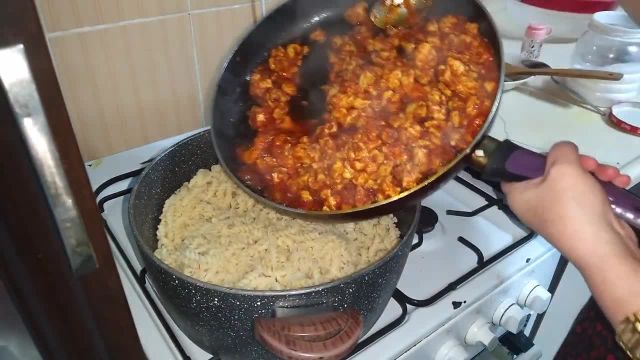 طرز تهیه ماکارونی با سینه مرغ مجلسی و خوشمزه با دستور افغانی