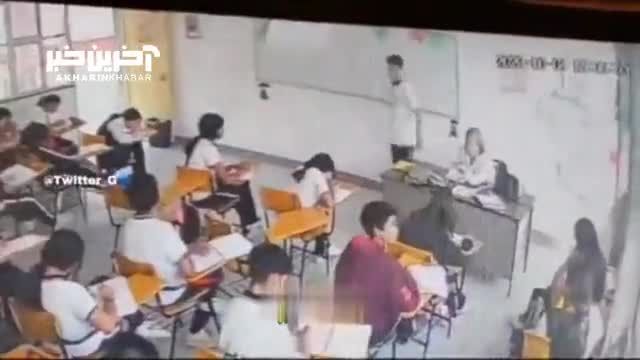 حمله وحشیانه دانش آموز با چاقو به معلم زن در کلاس درس