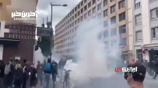 پاسخ پلیس به معترضین فرانسوی با پرتاب گاز اشک آور