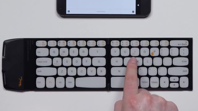آنباکس و بررسی Thinnest Keyboard