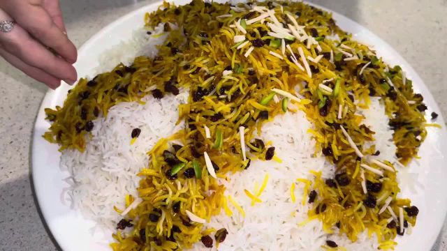 طرز تهیه زرشک پلو خوشمزه و مخصوص غذای مجلسی ایرانی