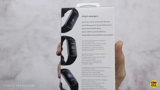 آنباکس و بررسی Fitbit Charge 5