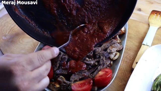 طرز تهیه اسکندر کباب خوشمزه با گوشت راسته گوسفندی؛ گل غذاهای ترکیه