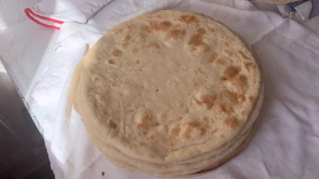 طرز تهیه بولانی در داش نرم و نازک نان محلی افغانی