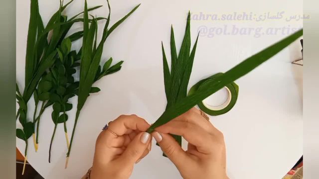 آموزش ساخت 2 نوع برگ پرکاربرد در گل آرایی با کاغذ