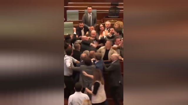 درگیری در پارلمان کوزوو | ویدئو