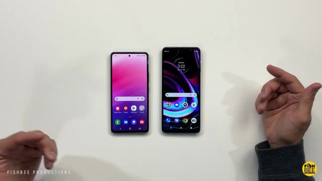بررسی و مقایسه Samsung Galaxy A53 5G در مقابل Motorola Edge 2021