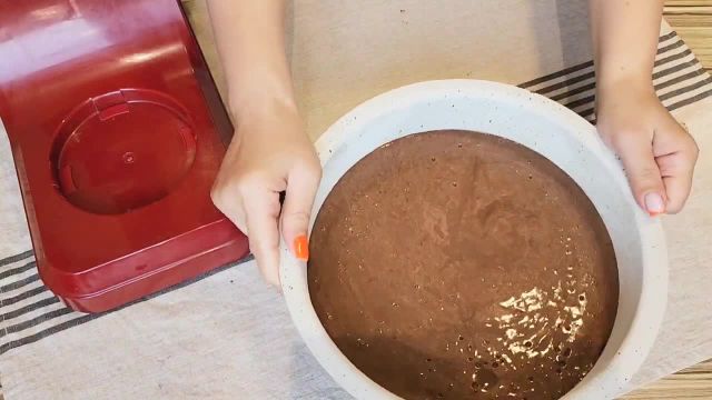طرز تهیه کیک شکلاتی با بافت نرم و خیس به صورت مرحله به مرحله