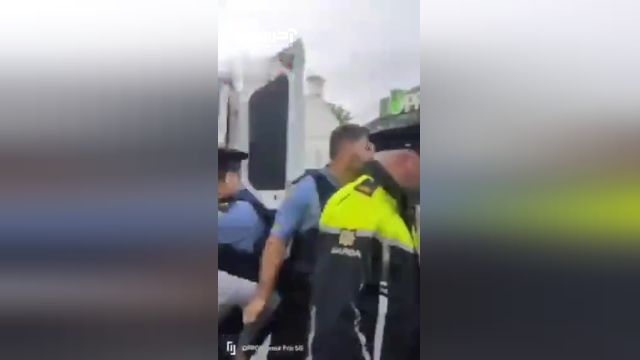 برخورد خشونت‌آمیز پلیس ایرلند با معترضان