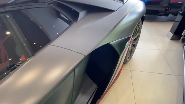 نقد و بررسی لمبورگینی اونتادور Lamborghini Aventador SVJ 63