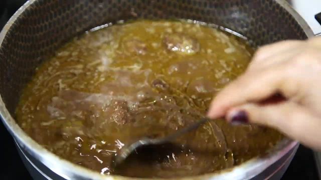 طرز تهیه فسنجون با گوشت قلقلی خوشمزه و مجلسی غذای اصیل ایرانی