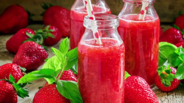 خواص آب توت فرنگی برای سلامتی | ویدیو